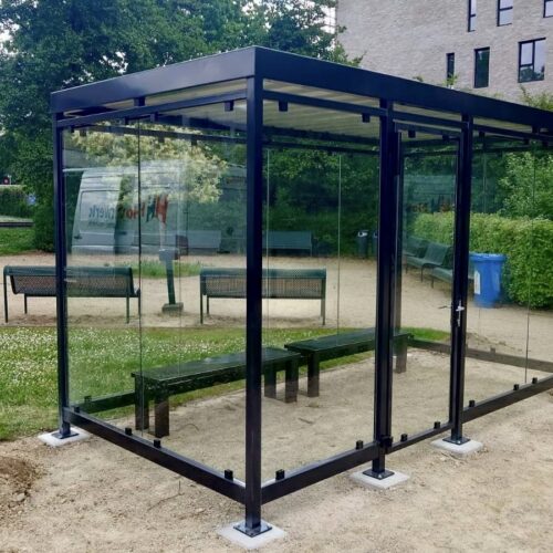 Rookoverkapping Myla 269 Rookhok, rooakabri Myla 4x2m met afsluitbare deur. Ideaal voor 8 tot 10 personen